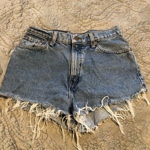 Levis Cutoff Shorts